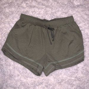 SO athletic shorts - S - green